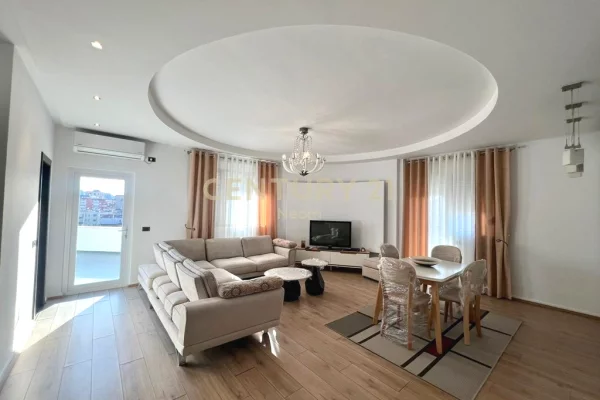 Shtepi me qera 3+1 ne Tirane - 1,300 Euro