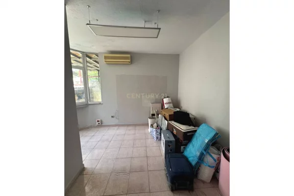 Shtepi ne shitje Apartament ne Tirane, 2+1, Mobilimi Bosh, pa mobiluar, Pagesa 260,000  Euro.