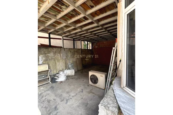 Shtepi ne shitje Apartament ne Tirane, 2+1, Mobilimi Bosh, pa mobiluar, Pagesa 260,000  Euro.