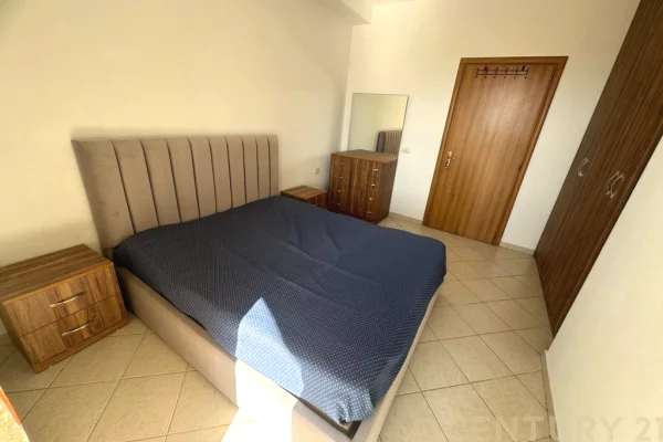 Shtepi ne shitje Apartament ne Tirane, 2+1, Mobilimi E mobiluar, Pagesa 155,000  Euro.