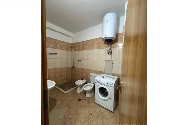 Shtepi ne shitje Apartament ne Tirane, 2+1, Mobilimi E mobiluar, Pagesa 155,000  Euro.