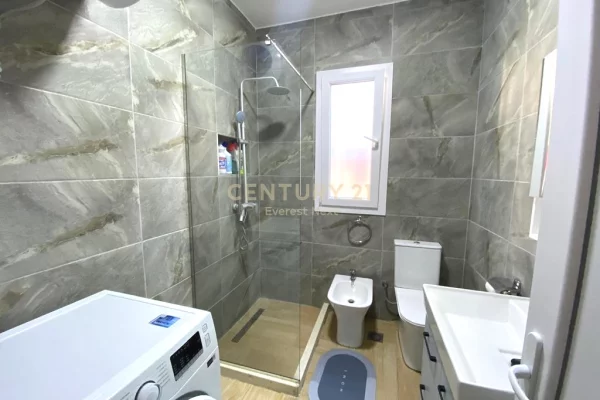 Shtepi me qera Apartament ne Tirane, 2+1, Mobilimi E mobiluar, Pagesa 820  Euro.