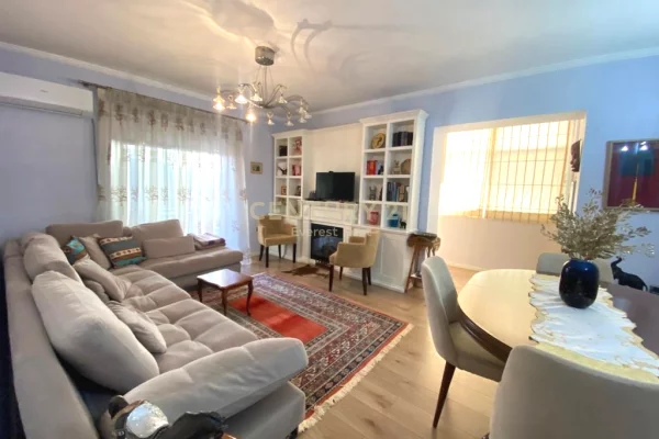 Shtepi me qera Apartament ne Tirane, 2+1, Mobilimi E mobiluar, Pagesa 800  Euro.