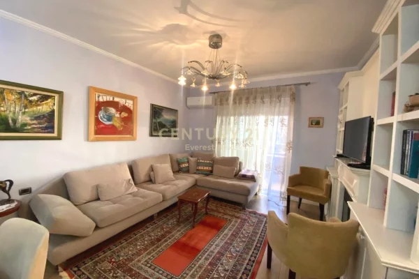 Shtepi me qera Apartament ne Tirane, 2+1, Mobilimi E mobiluar, Pagesa 800  Euro.
