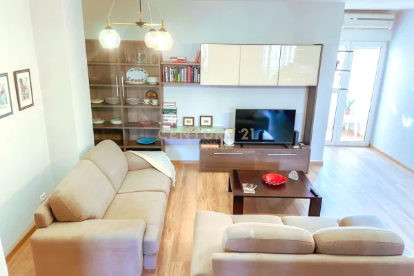 Shtepi me qera 1+1 ne Tirane - 700 Euro