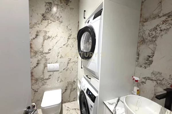 Shtepi ne shitje Apartament ne Tirane, 2+1, Mobilimi E mobiluar, Pagesa 240,000  Euro.