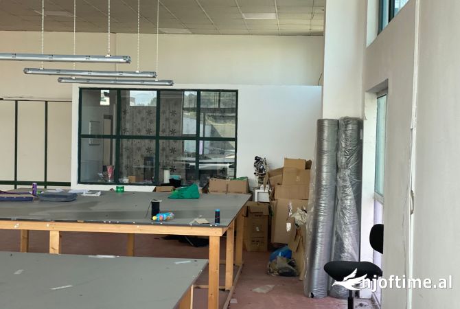 Business Property for Rent 4+1 in Tirana - 1,200 Euro