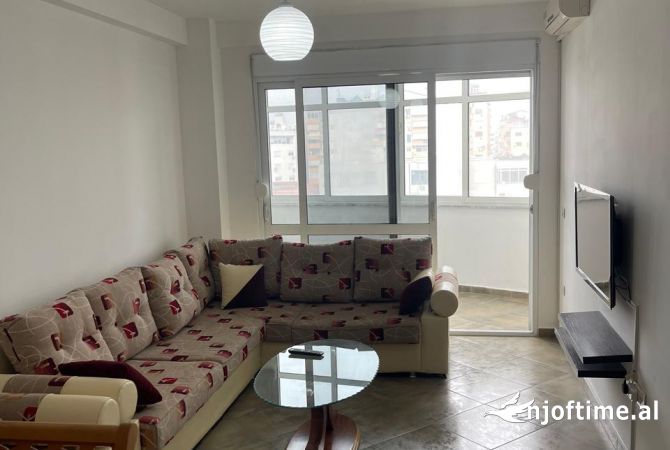 Shtepi me qera Apartament ne Tirane, 1+1, Mobilimi E mobiluar, Pagesa 400  Euro.