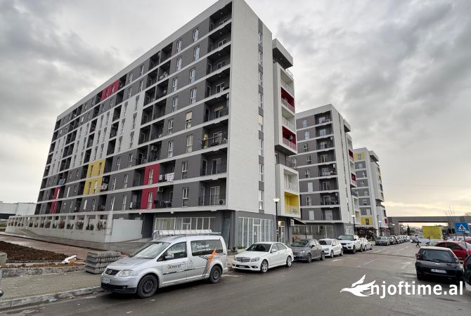 Ambient Biznesi ne Shitje Univers City Okazion