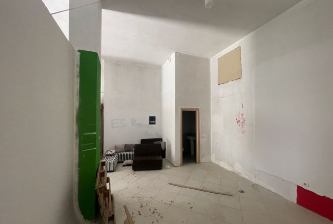 Ambient Biznesi Per Shitje Okazion Shkoze/Fresk