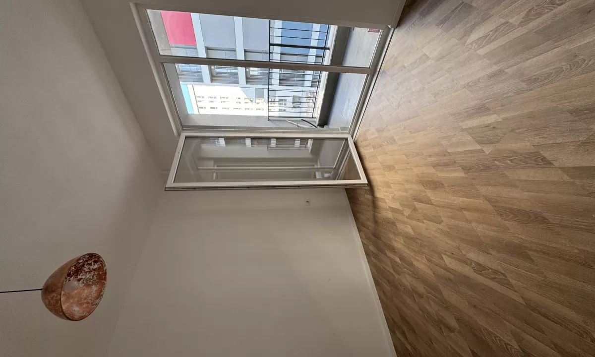 Shtepi ne shitje Apartament ne Tirane, 1+1, Mobilimi Pjeserisht e mobiluar, Pagesa 77,999  Euro.