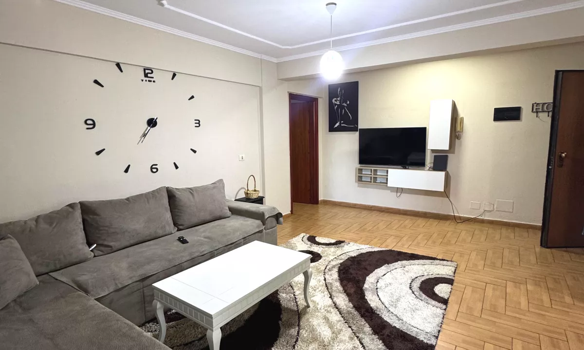 Shtepi ne shitje Apartament ne Tirane, 2+1, Mobilimi E mobiluar, Pagesa 130,000  Euro.