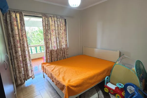 Shtepi ne shitje Apartament ne Tirane, 2+1, Mobilimi E mobiluar, Pagesa 130,000  Euro.