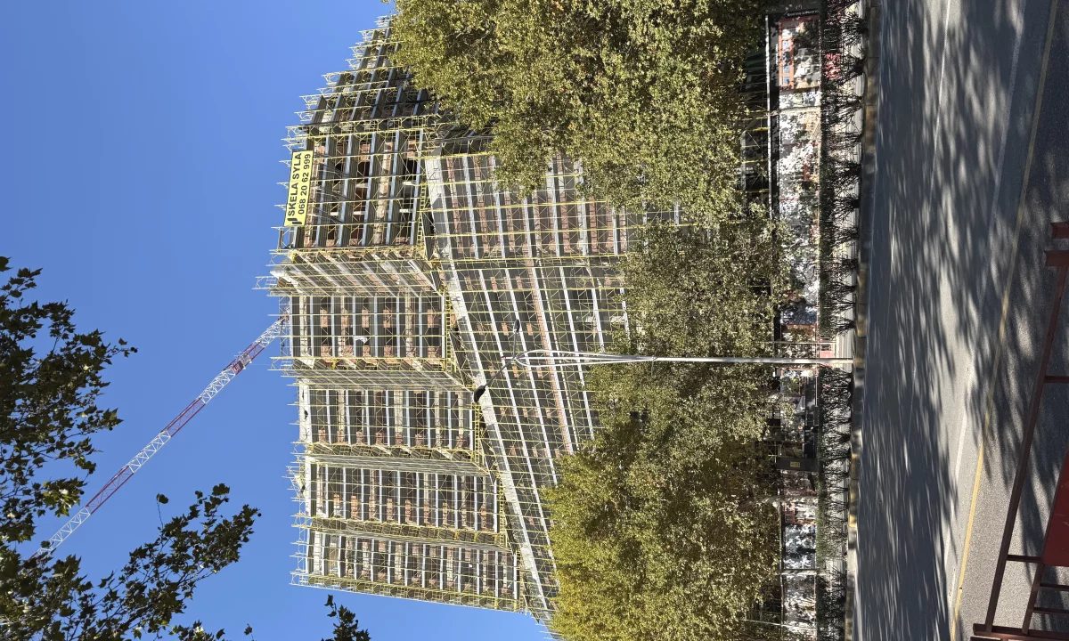 Shtepi ne shitje Apartament ne Tirane, Garsoniere, Mobilimi Bosh, pa mobiluar, Pagesa 72,700  Euro.