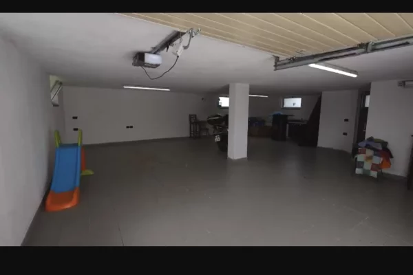 Shtepi ne shitje Vila Luksoze ne Tirane, 7+1, Mobilimi E mobiluar, Pagesa 340,000  Euro.