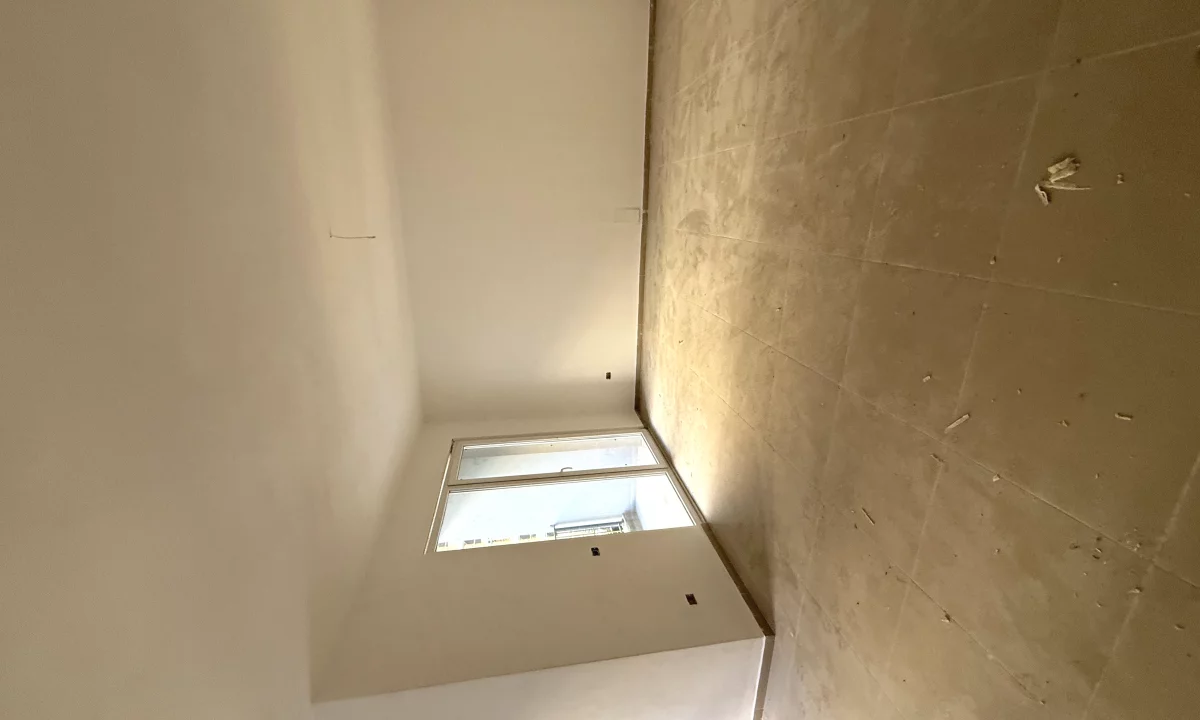 Appartamento in vendita a Tirana 2+1, Vuoto