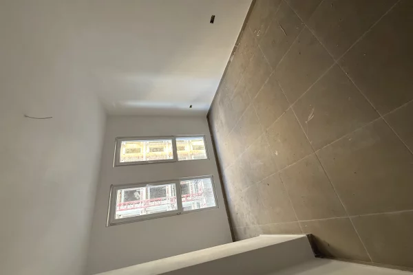 Appartamento in vendita a Tirana 2+1, Vuoto