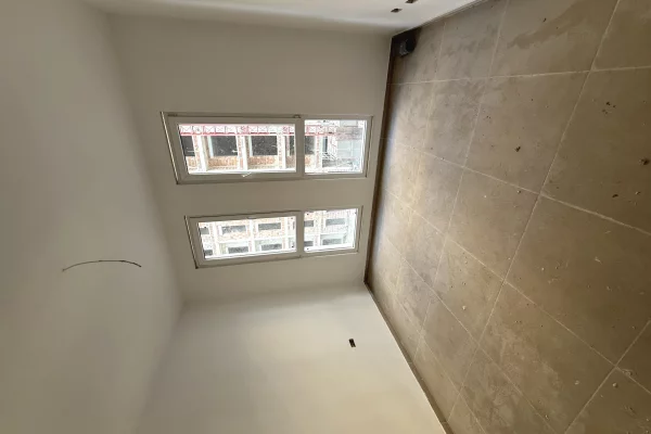 Appartamento in vendita a Tirana 2+1, Vuoto