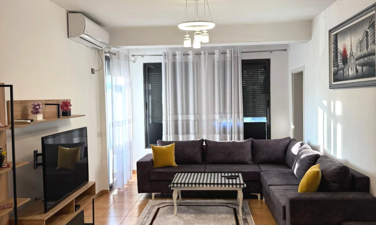 Shtepi me qera Apartament ne Tirane, 2+1, Mobilimi E mobiluar, Pagesa 45,000  Leke.