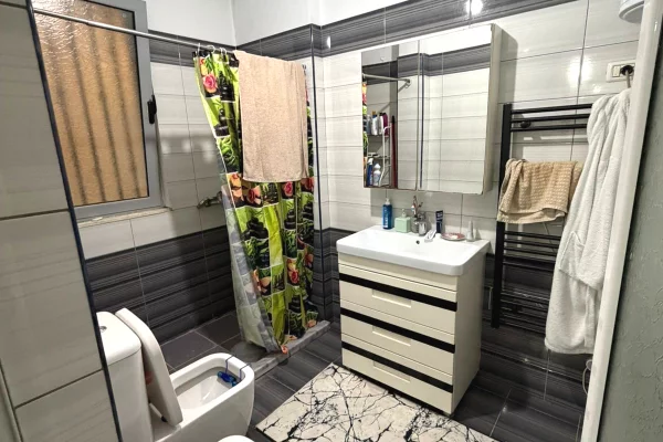 Appartamento in vendita a Tirana 2+1, Arredato