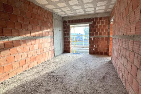 Shtepi ne shitje Apartament ne Tirane, 2+1, Mobilimi Bosh, pa mobiluar, Pagesa 120,000  Euro.