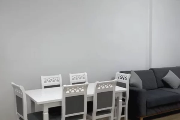 Shtepi me qera Apartament ne Tirane, 2+1, Mobilimi E mobiluar, Pagesa 450  Euro.