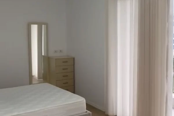 Shtepi me qera Apartament ne Tirane, 2+1, Mobilimi E mobiluar, Pagesa 450  Euro.