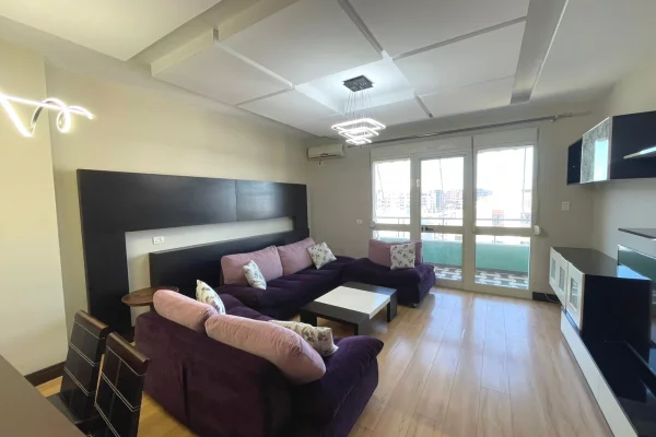 Shtepi me qera Apartament ne Tirane, 2+1, Mobilimi E mobiluar, Pagesa 550  Euro.