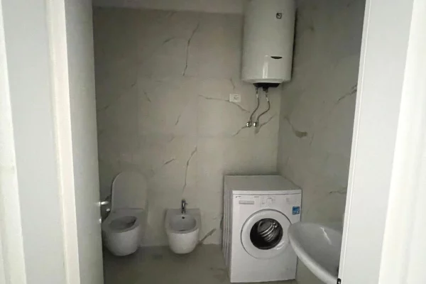 Shtepi me qera Apartament ne Tirane, 2+1, Mobilimi E mobiluar, Pagesa 500  Euro.