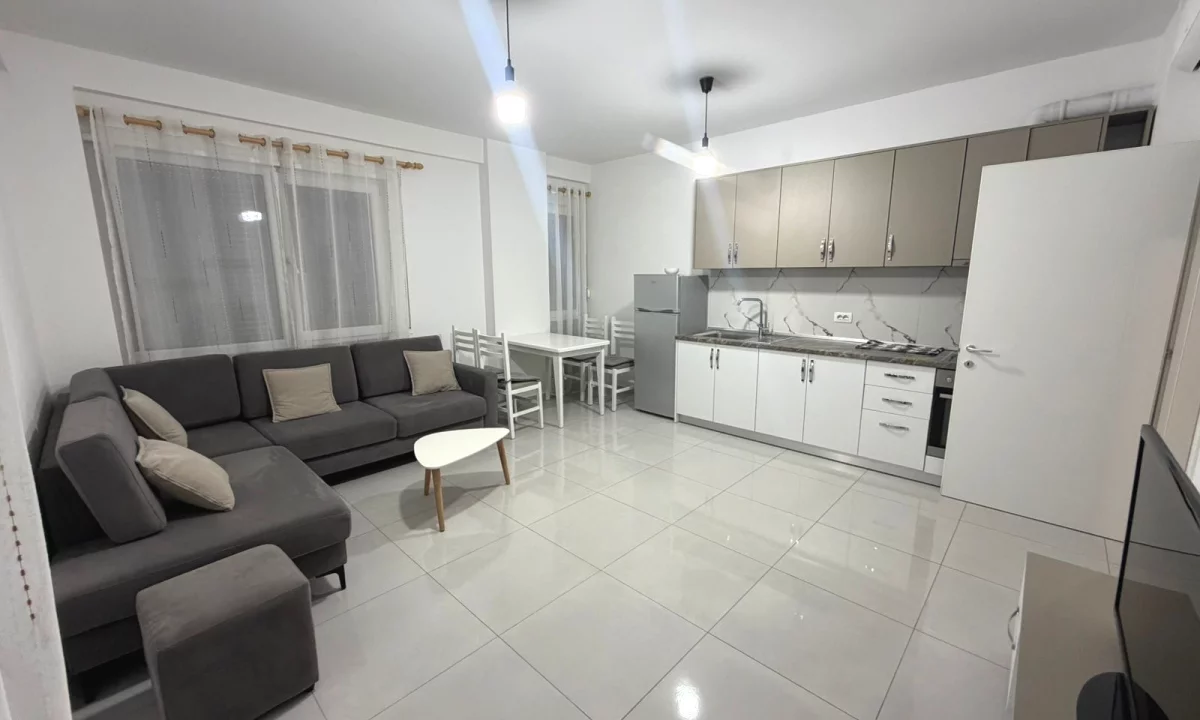 Shtepi me qera Apartament ne Tirane, 2+1, Mobilimi E mobiluar, Pagesa 50,000  Leke.