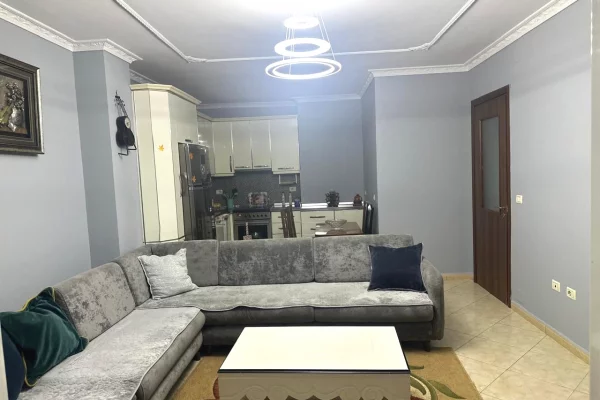Shtepi me qera Apartament ne Tirane, 1+1, Mobilimi E mobiluar, Pagesa 45,000  Leke.
