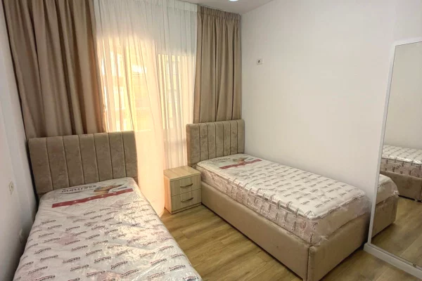 Shtepi me qera Apartament ne Tirane, 2+1, Mobilimi E mobiluar, Pagesa 500  Euro.