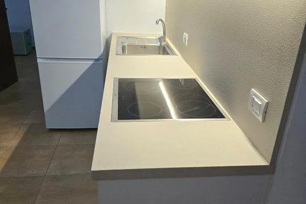 Shtepi me qera Apartament ne Tirane, 2+1, Mobilimi E mobiluar, Pagesa 450  Euro.