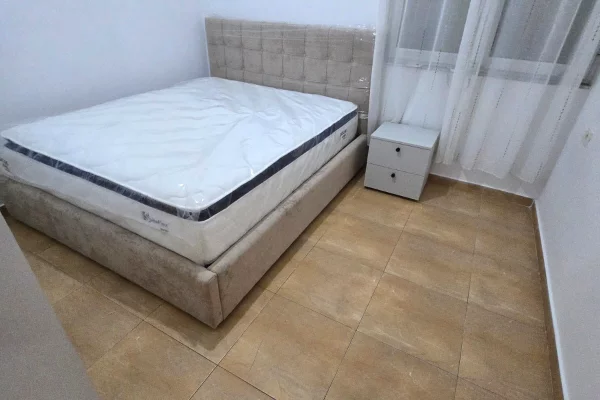 Shtepi me qera Apartament ne Tirane, 2+1, Mobilimi E mobiluar, Pagesa 450  Euro.