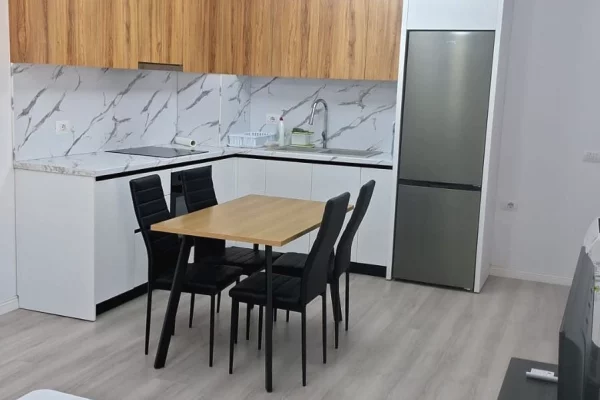 Shtepi me qera Apartament ne Tirane, 2+1, Mobilimi E mobiluar, Pagesa 450  Euro.