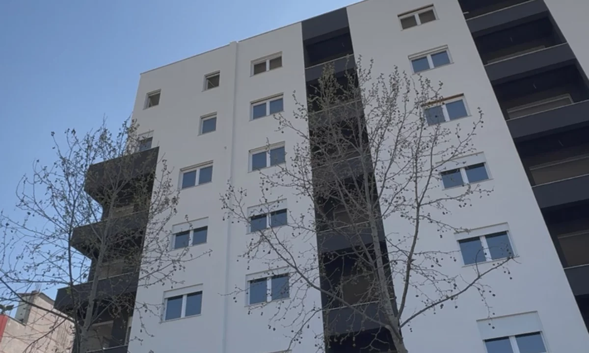 Shtepi ne shitje Apartament ne Tirane, 1+1, Mobilimi Bosh, pa mobiluar, Pagesa 76,300  Euro.