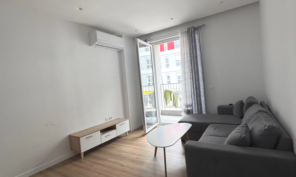 Shtepi me qera Apartament ne Tirane, 1+1, Mobilimi E mobiluar, Pagesa 400  Euro.