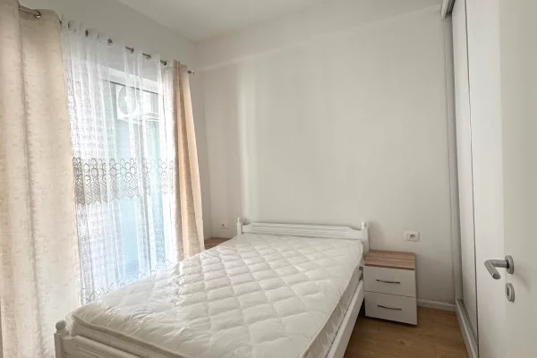 Shtepi me qera Apartament ne Tirane, 1+1, Mobilimi E mobiluar, Pagesa 450  Euro.