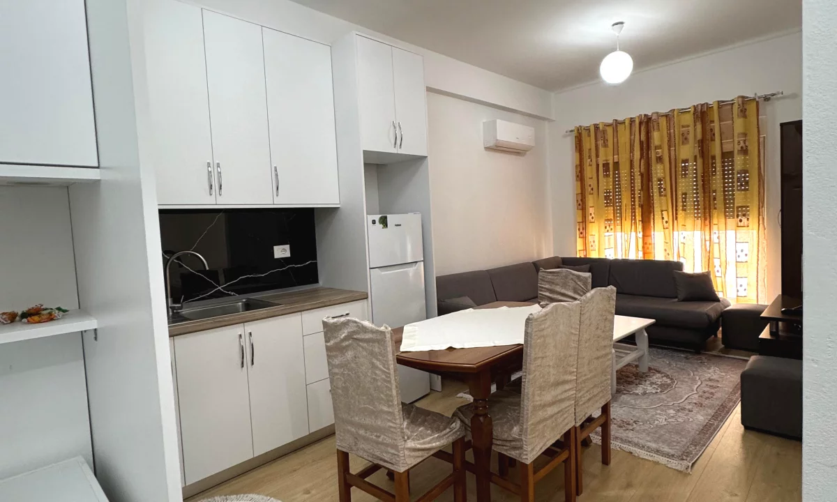Shtepi me qera Apartament ne Tirane, 1+1, Mobilimi E mobiluar, Pagesa 450  Euro.