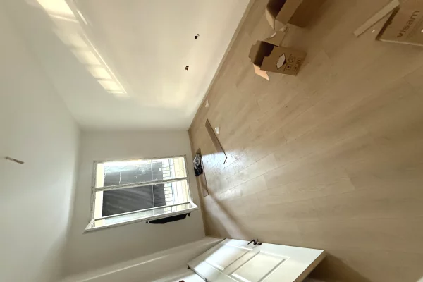 Shtepi ne shitje Apartament ne Tirane, 2+1, Mobilimi Bosh, pa mobiluar, Pagesa 79,000  Euro.