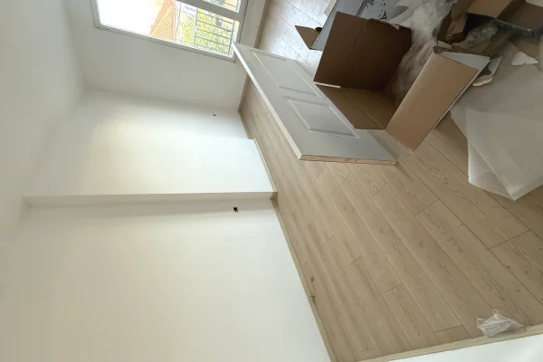 Shtepi ne shitje Apartament ne Tirane, 2+1, Mobilimi Bosh, pa mobiluar, Pagesa 79,000  Euro.