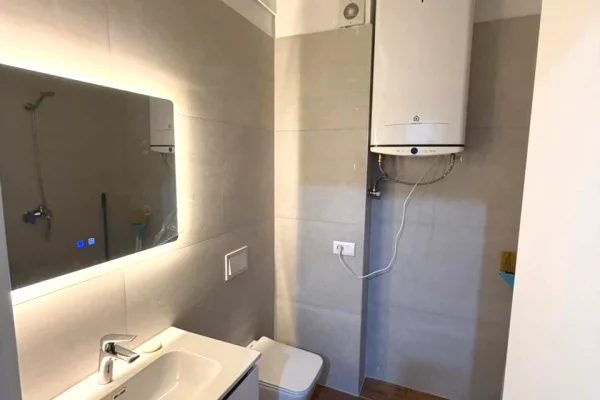 Shtepi me qera Apartament ne Tirane, 1+1, Mobilimi E mobiluar, Pagesa 400  Euro.