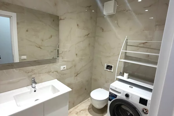 Shtepi ne shitje Apartament ne Tirane, 2+1, Mobilimi E mobiluar, Pagesa 130,000  Euro.