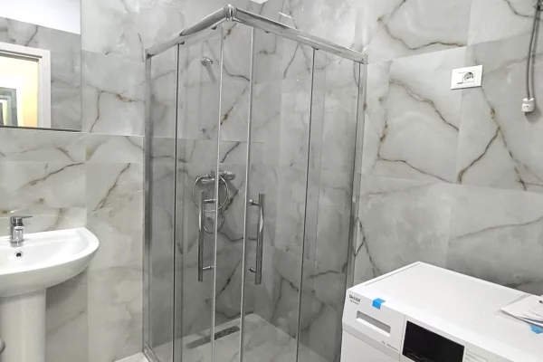 Shtepi me qera Apartament ne Tirane, 1+1, Mobilimi E mobiluar, Pagesa 550  Euro.