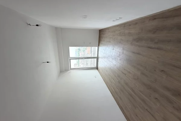 Shtepi ne shitje Apartament ne Tirane, 2+1, Mobilimi Bosh, pa mobiluar, Pagesa 192,800  Euro.