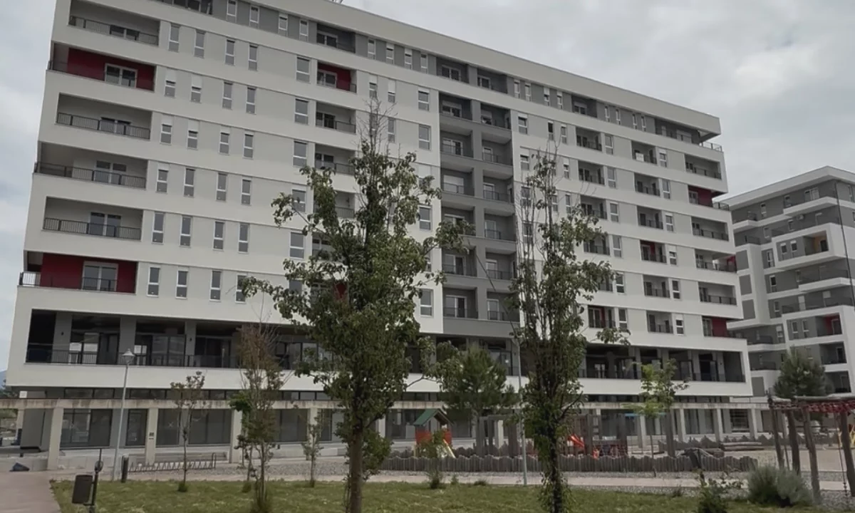 Shtepi ne shitje Apartament ne Tirane, 1+1, Mobilimi Bosh, pa mobiluar, Pagesa 81,200  Euro.