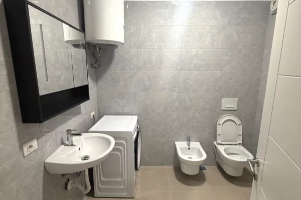 Shtepi me qera Apartament ne Tirane, 2+1, Mobilimi E mobiluar, Pagesa 550  Euro.