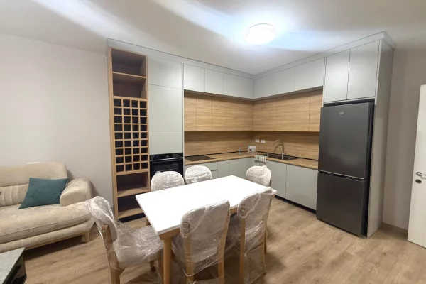 Shtepi me qera Apartament ne Tirane, 2+1, Mobilimi E mobiluar, Pagesa 550  Euro.
