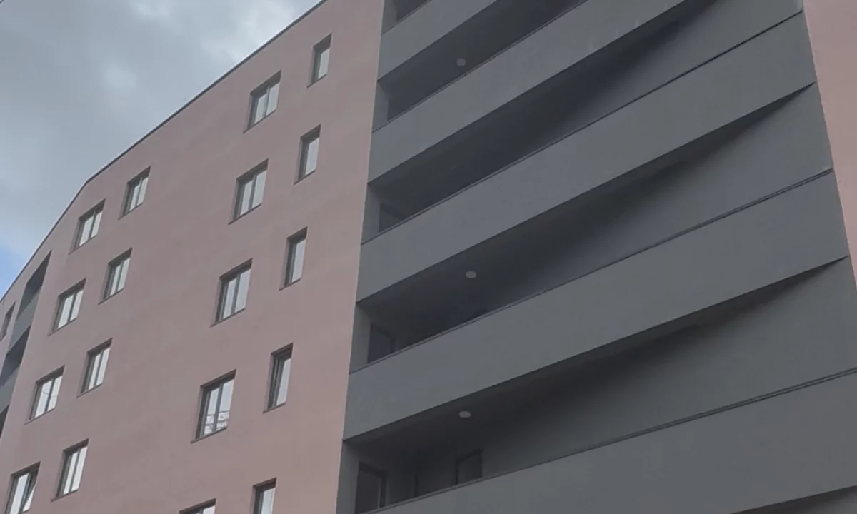 Shtepi ne shitje Apartament ne Tirane, 2+1, Mobilimi Bosh, pa mobiluar, Pagesa 105,000  Euro.