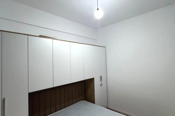 Shtepi me qera Apartament ne Tirane, 1+1, Mobilimi E mobiluar, Pagesa 40,000  Leke.